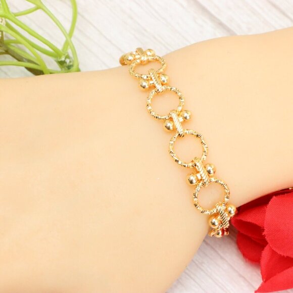 "Trendy Handmade Bracelet – A Thoughtful Gift for Girls & Women | UNVRC1614 - Picture 10 of 10